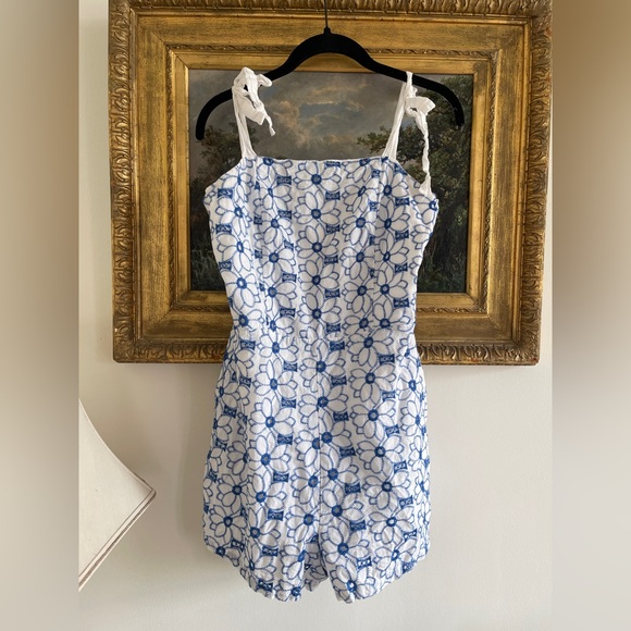 Miami Blue and White Floral Lace Sleep Romper. Size Medium. - Picture 1 of 3